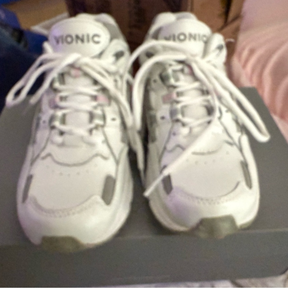 Vionic white leather pink and gray trim Sneakers